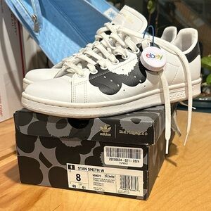 Adidas Women’s 8 Stan Smith White and Black Shoes